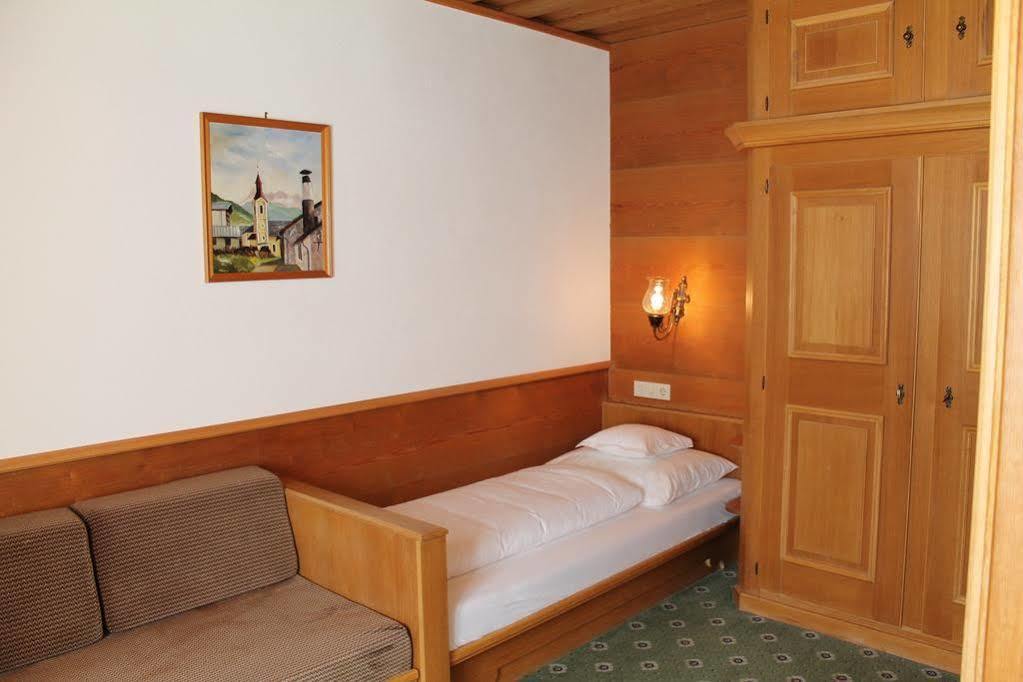 Gasthof Zum Goldenen Loewen Наудерс Екстериор снимка