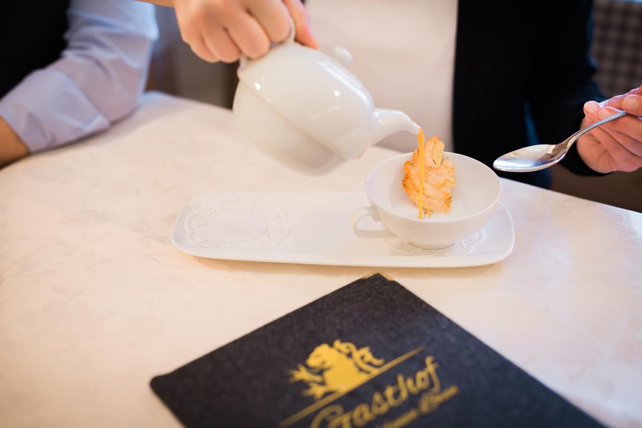 Gasthof Zum Goldenen Loewen Наудерс Екстериор снимка